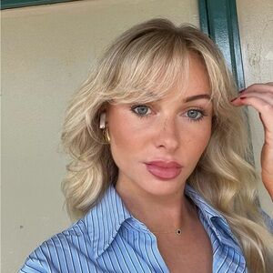 Meet your Posher, Elizabeth